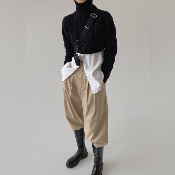 The Frankie Shop cropped black wool sweater - Picture 5 of 6